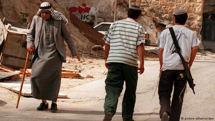 Jüdische Siedler in Hebron stürmen Palästinensisches Familienhaus