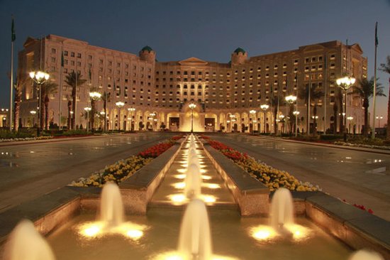 ritz-carlton-hotel-in