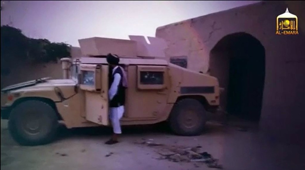 Video: Drohnen-Aufnahmen von Taliban Selbstmordfahrzeug-Angriff