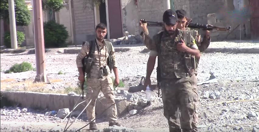 SDF Kommandeure ergeben sich der Syrischen Armee in Deir&nbsp;ez-Zor