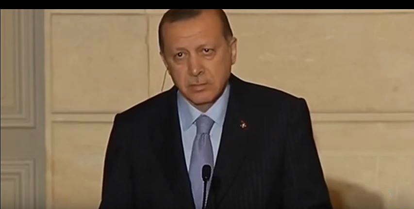 Erdogan verliert sich nachdem Journalist Frage stellt zu Türkischen Waffentransfers an Jihadisten in&nbsp;Syrien