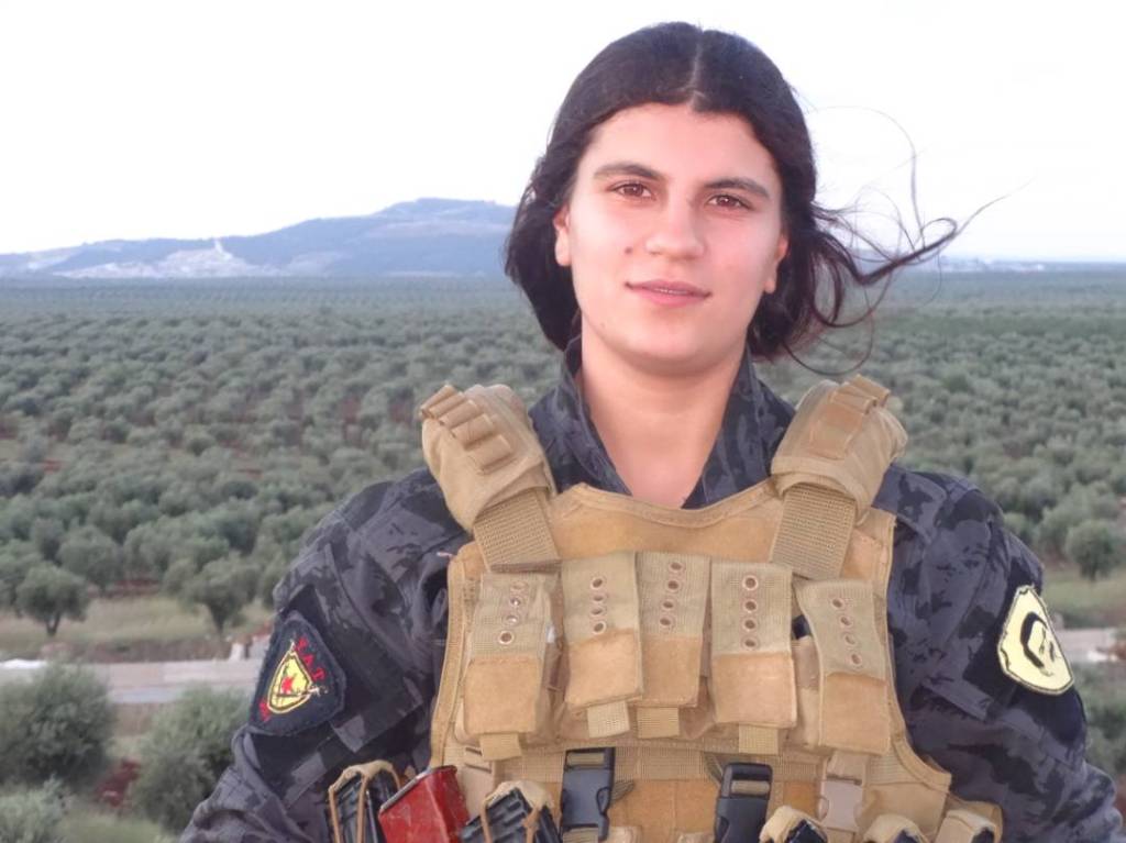 Kurdisches YPJ-Mitglied sprengt sich in Afrin in die Luft und zerstört einen Türkischen Panzer-&nbsp;Bericht