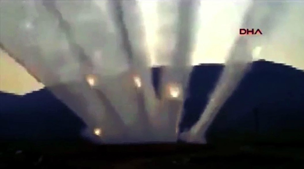 Video: Türkische T-122 Sakarya Mehrfachraketenwerfer nehmen Afrin unter&nbsp;Beschuss.