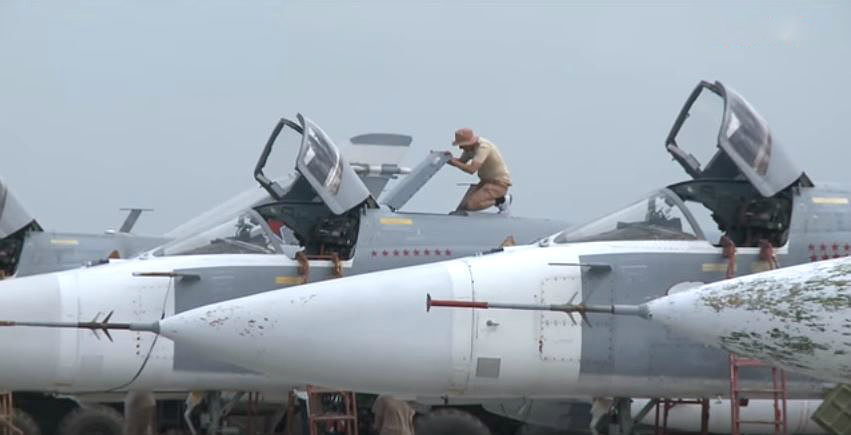 Fotos: Schaden an Russischen Flugzeugen auf Khmeimim Basis in Syrien, durch Mörserbeschuss von&nbsp;Terroristen