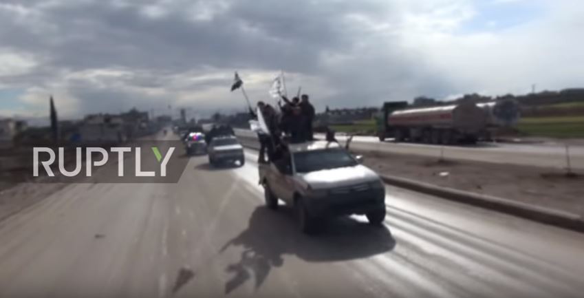 Video: FSA Terroristen treffen in Azaz ein um Bodenoffensive auf Afrin&nbsp;einzuleiten