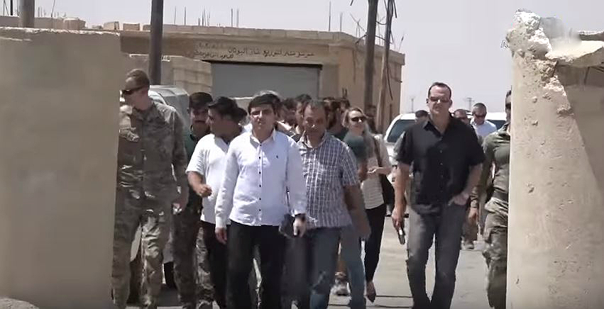 SDF Funktionär behauptet, Kurdische Kräfte planen in Idlib&nbsp;einzudringen