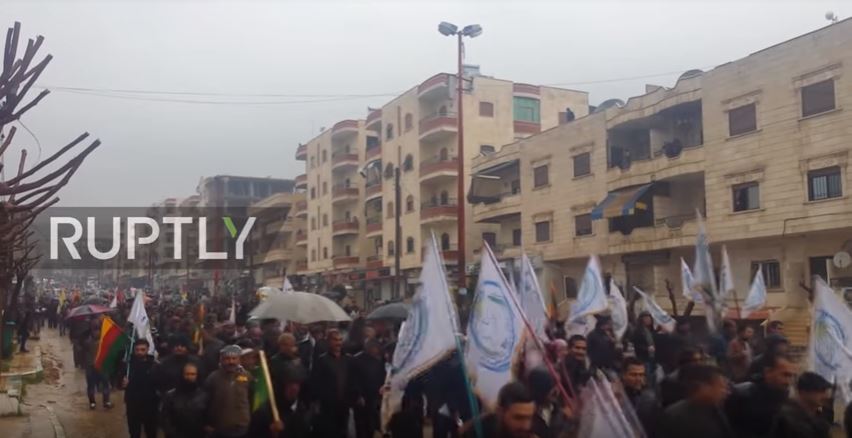 Video: Kurden protestieren in Afrin gegen bevorstehende Militäroperation der&nbsp;Türkei