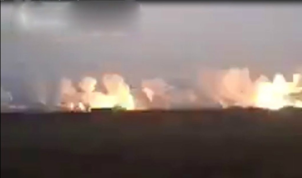 Video: Russischer Bombenteppich schlägt auf Terroristen-Stellungen in Hama nieder…Sehenswert!