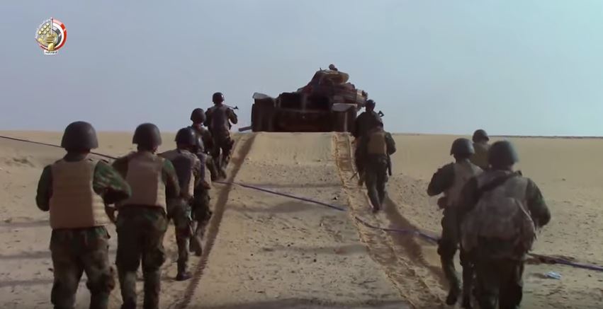 Video: Ägyptische Armee entdeckt und zerstört Hunderte ISIS Verstecke, auf der&nbsp;Sinai-Halbinsel