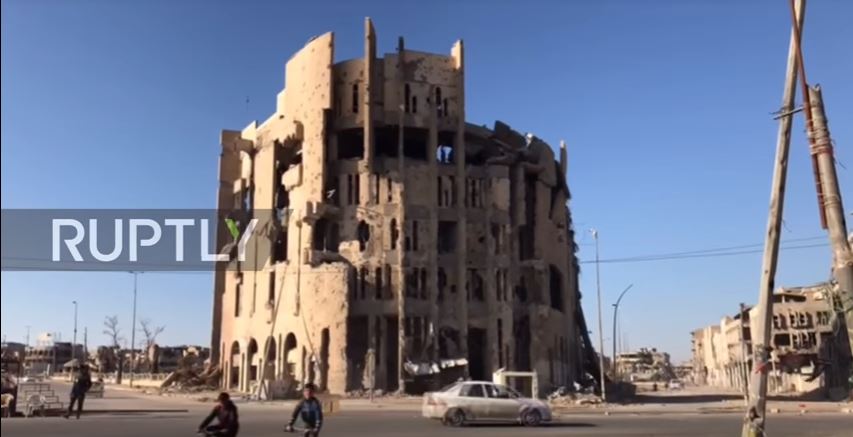 Video: Mosul die vernichtete und verlassene Geisterstadt im Irak (Warnung graphisches Material&nbsp;18+)