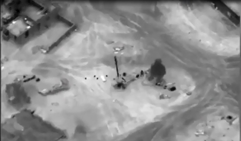 Video: Die Luftschläge der US-geführten Koalition auf Stellungen von Regierungskräften am 10.Februar in Deir&nbsp;ez-Zor