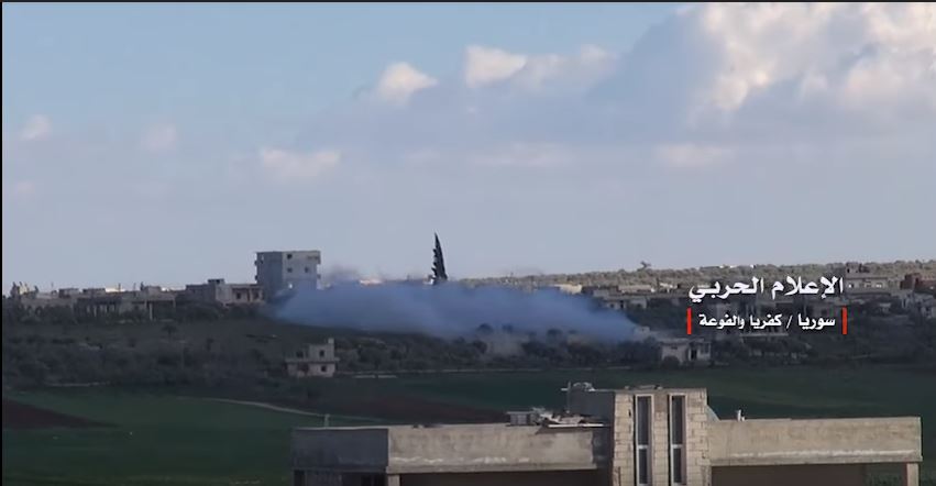 Video: Im provinziellen Idlib feuern HTS-Terroristen mit Mösergranaten, auf Wohngebiete der Ortschaften Fuaa und&nbsp;Kefraya