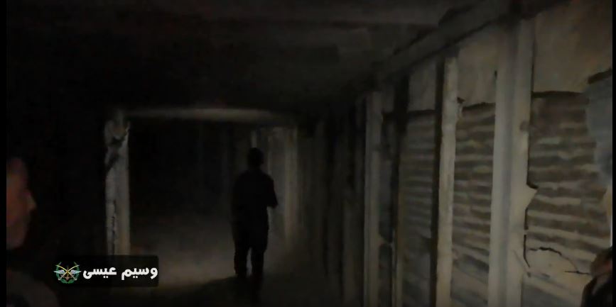 Video: Syrische Soldaten durchkämmen in Ost-Ghouta das jüngst entdeckte gigantische Tunnelnetzwerk von Terroristen.&nbsp;Sehenswert!