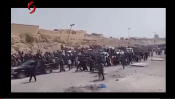 Video: Tausende protestieren im syrischen Raqqa, gegen die US-Präsenz in der&nbsp;Region