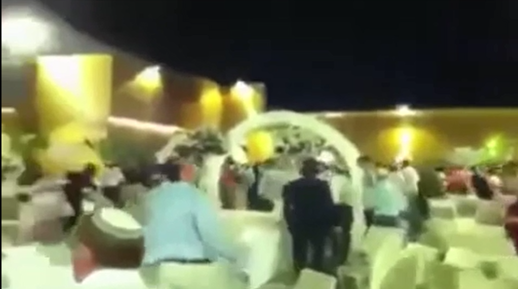 Video: Syrische Abwehrrakete fegt über die Köpfe einer Hochzeitsgesellschaft in Israel&nbsp;hinweg