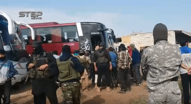 Video: Aus Yarmouk Camp expellierte Terroristen auf ihrem Weg in türkisch kontrollierte Gebiete im Norden&nbsp;Syriens