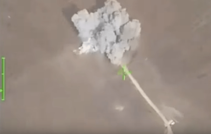 Videos: Syrische Luftwaffe pulverisiert Waffendepot von Terroristen in&nbsp;Hama