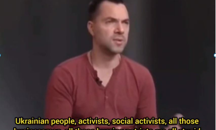 Selenskyjs Berater über ukrainische Bevölkerung: “ Dämlich, impotent, hirnlos, geistig verarmt. Normale Menschen lassen sich an zwei Händen abzählen.“ (Videos)