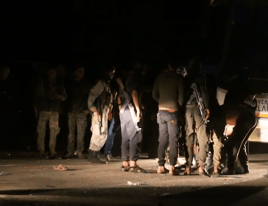 Video: Militante des Islamischen Staats treffen in Idlib ein.